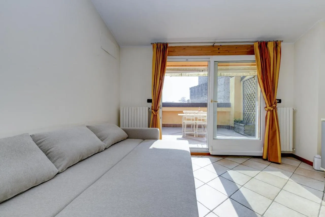 Sunset Apartment Home & Terrace Sirmione Italie