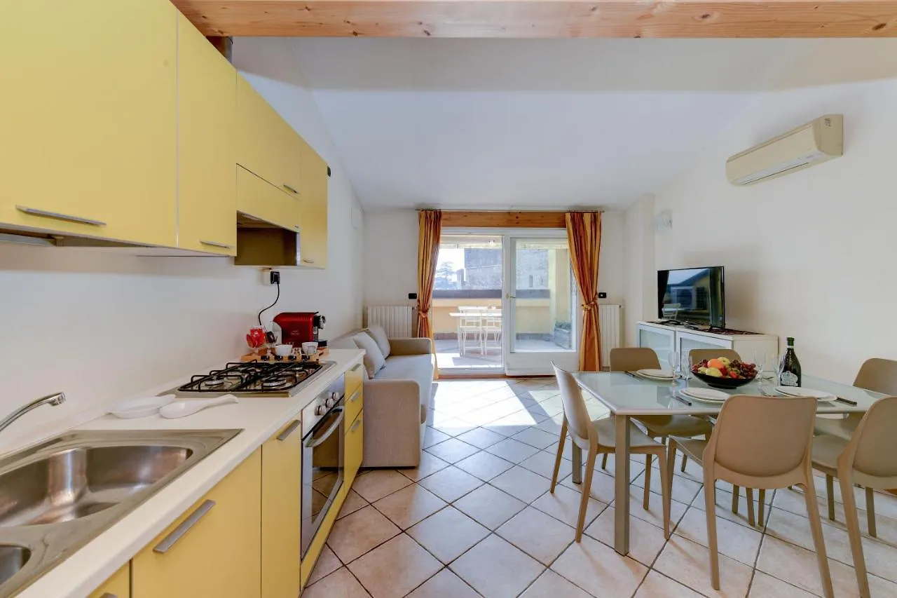 Sunset Apartment Home & Terrace Sirmione Italie